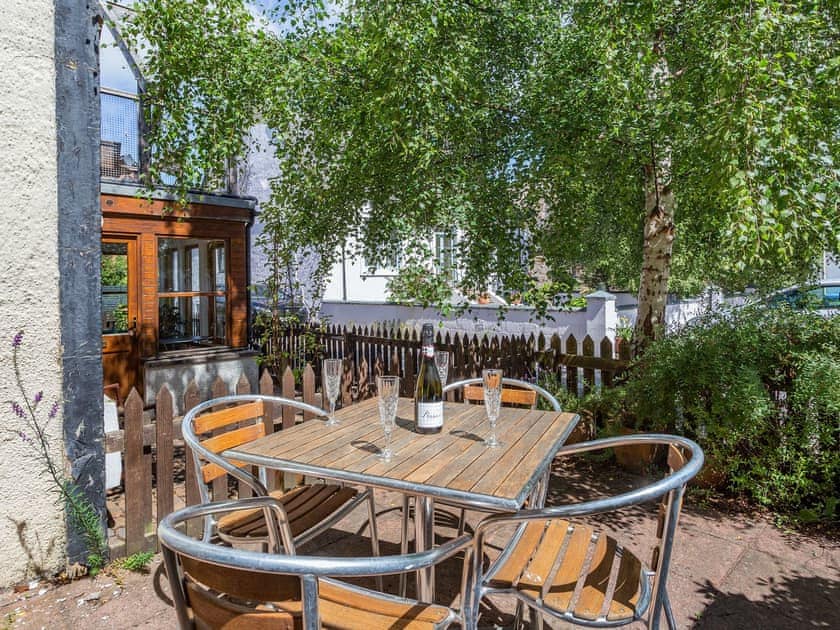 Sitting-out-area | Willow Cottage - Courtyard Cottages, Inverness