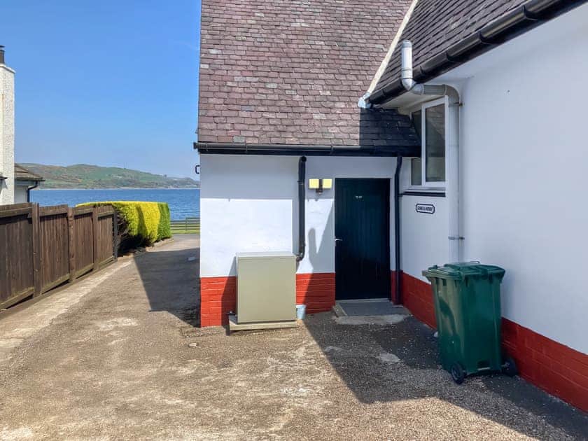 Entrance to apartment | Gleaner Lea Apartment, Campbeltown