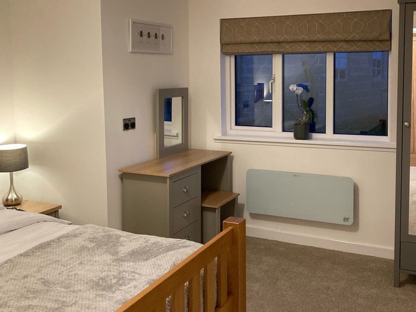 Double bedroom | Bee Cottage, East Lydford, near Somerton