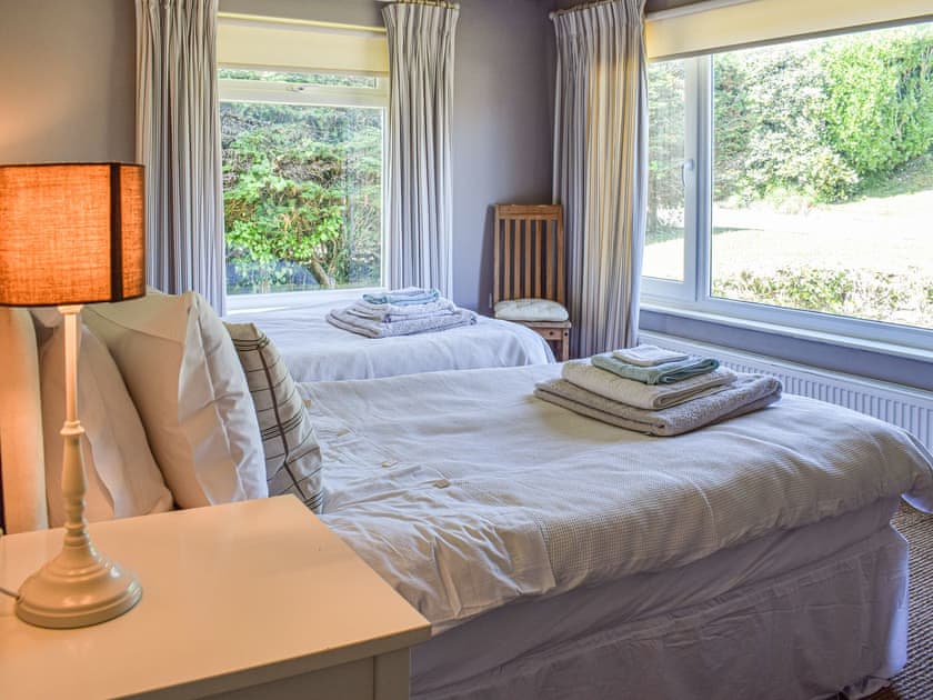 Twin bedroom | Top Deck, Gorran Haven