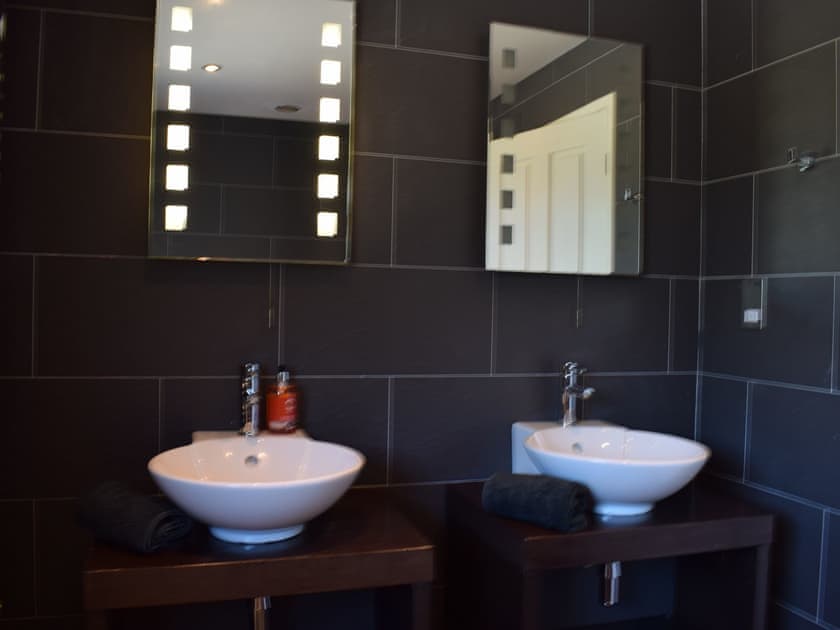Bathroom | Top Deck, Gorran Haven