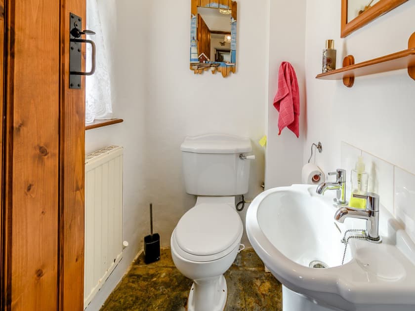 Bathroom | Y Gwesty Bach Cottages- The Gatehouse - Y Gwesty Bach Cottages, Castle Morris, near Fishguard