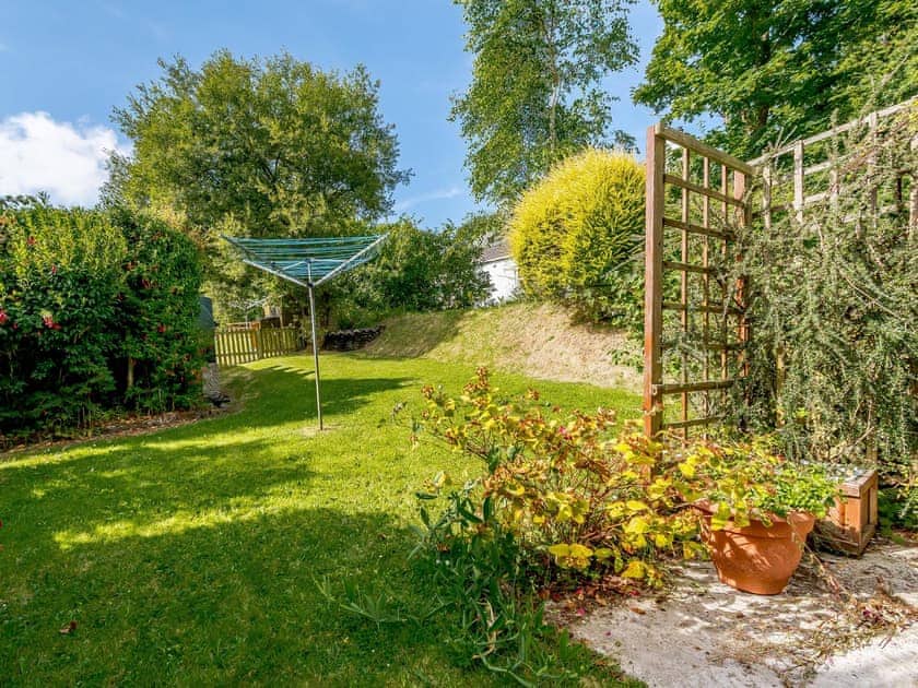 Garden | Y Gwesty Bach Cottages- The Gatehouse - Y Gwesty Bach Cottages, Castle Morris, near Fishguard