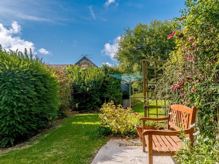 Garden | Y Gwesty Bach Cottages- The Gatehouse - Y Gwesty Bach Cottages, Castle Morris, near Fishguard