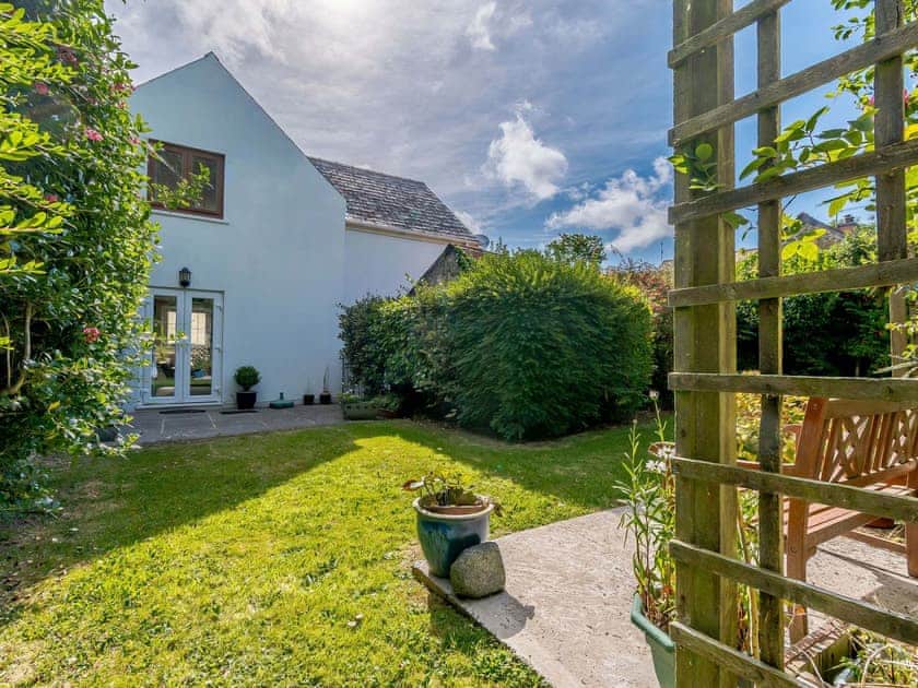 Garden | Y Gwesty Bach Cottages- The Gatehouse - Y Gwesty Bach Cottages, Castle Morris, near Fishguard