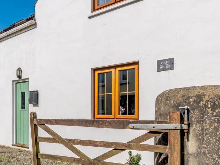Exterior | Y Gwesty Bach Cottages- The Gatehouse - Y Gwesty Bach Cottages, Castle Morris, near Fishguard