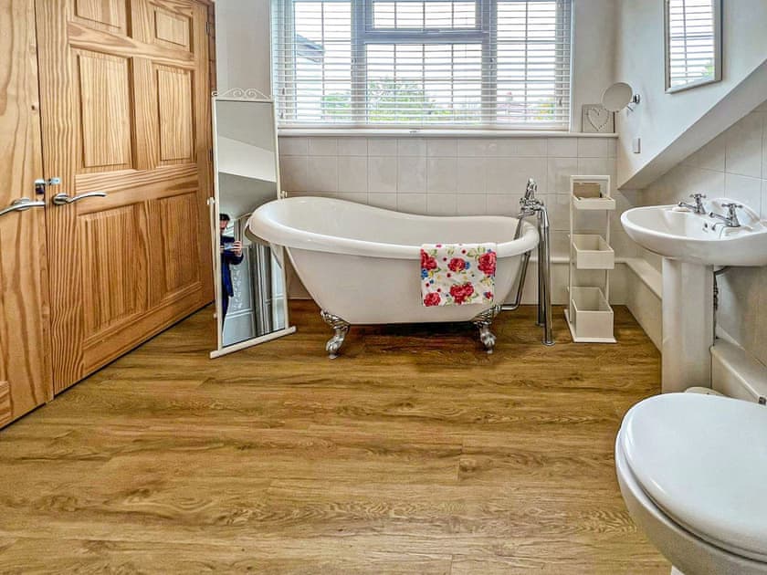 Bathroom | Joyful Cottage, Lymington