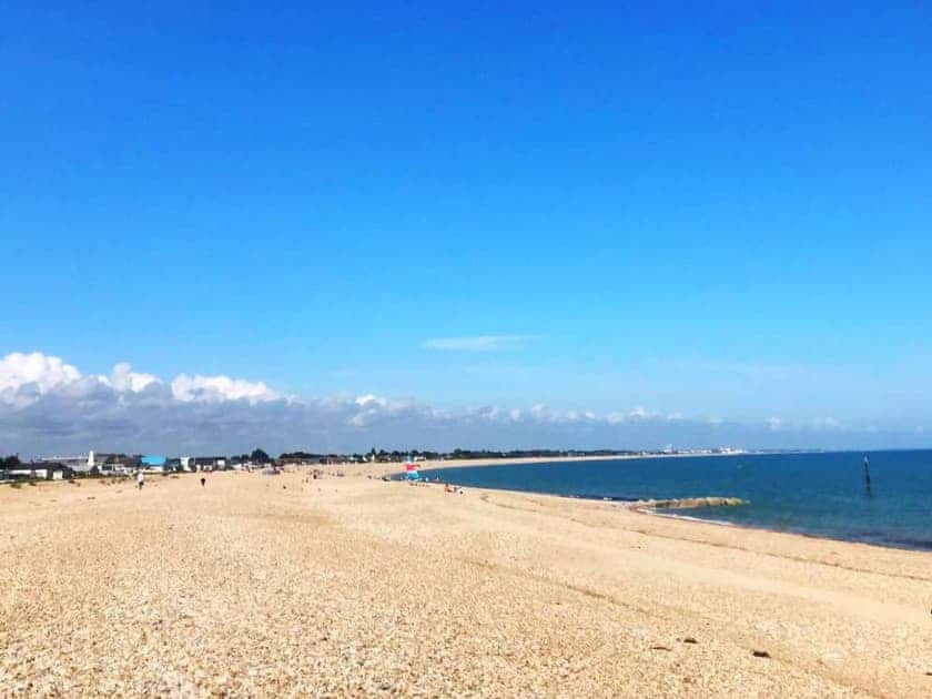 Surrounding area | The Gatehouse - Barton Manor, Pagham