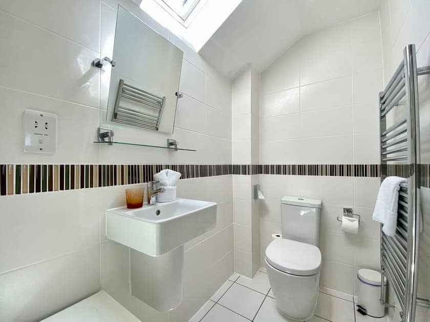 Shower room | Wellesley House, Wells