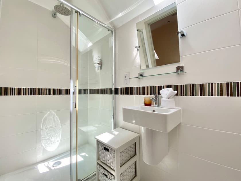 Shower room | Wellesley House, Wells