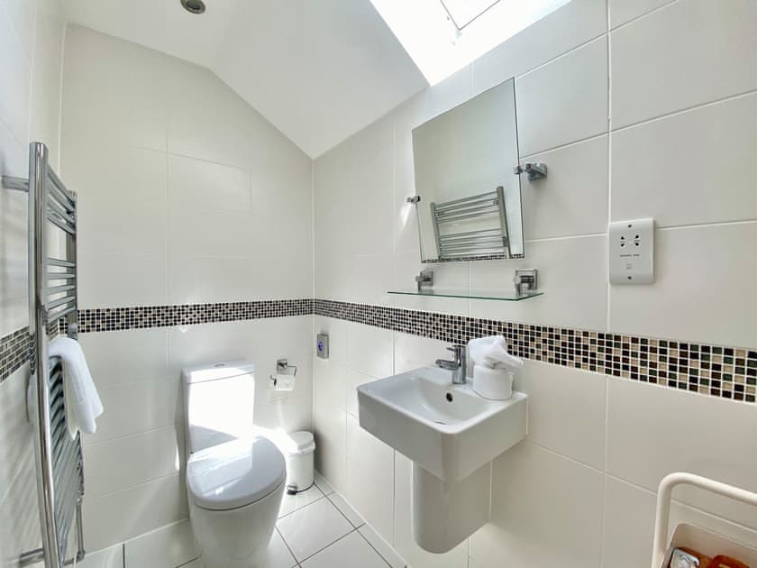 Shower room | Wellesley House, Wells
