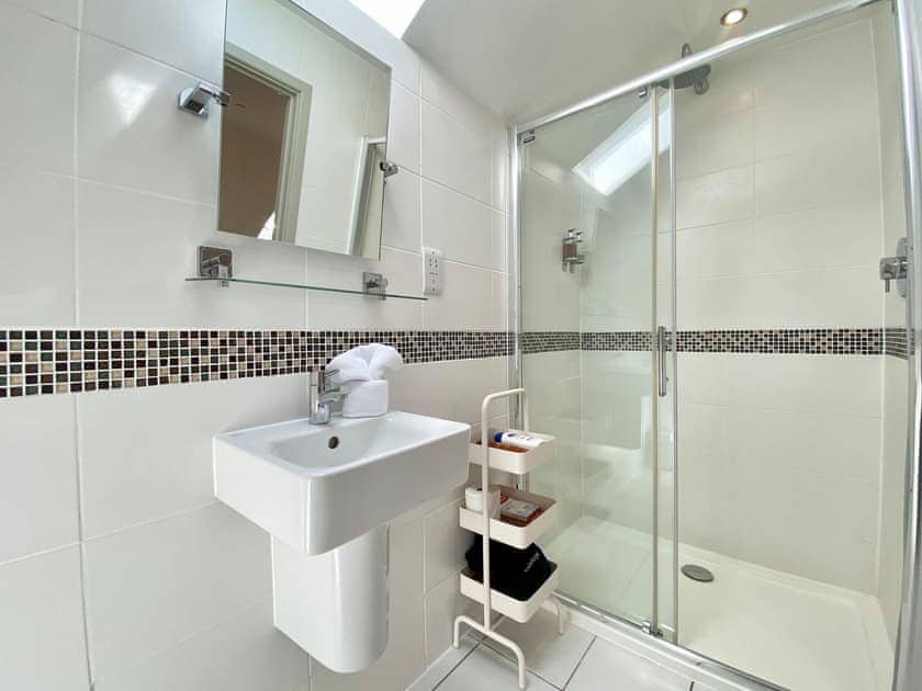 Shower room | Wellesley House, Wells
