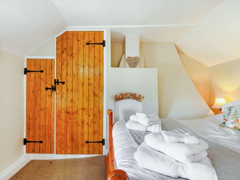 Double bedroom | Elsie’s Cottage, Pontsford, near Shrewsbury
