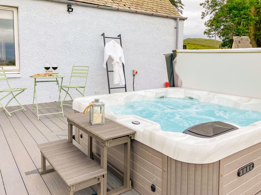 Hot tub | South Riccalton Farm Cottage, Jedburgh