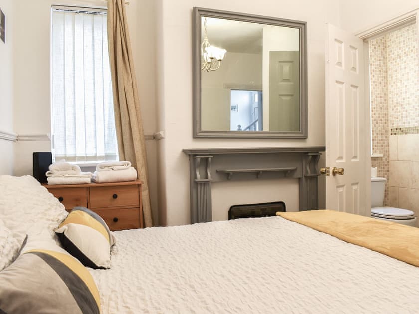 Double bedroom | Huddersfield House, Huddersfield