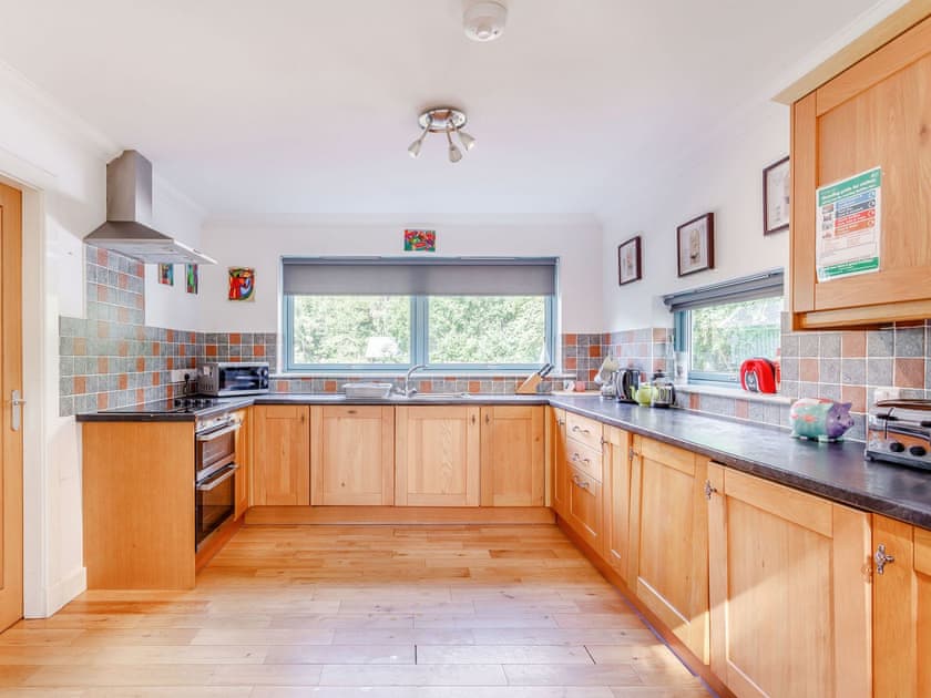 Kitchen | Ptarmigan Cottage - Alba Cottages, Boat of Garten