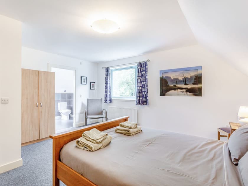 Double bedroom | Ptarmigan Cottage - Alba Cottages, Boat of Garten