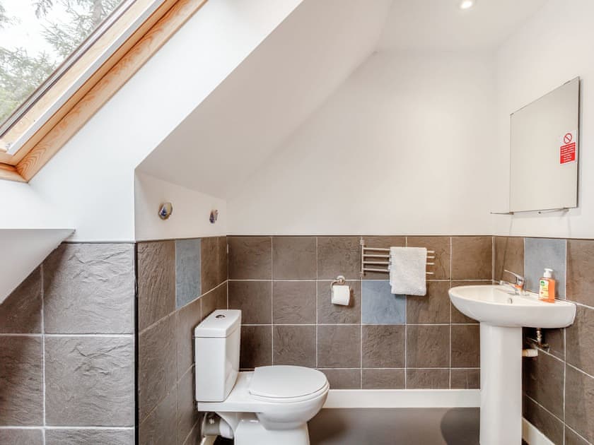 En-suite | Ptarmigan Cottage - Alba Cottages, Boat of Garten
