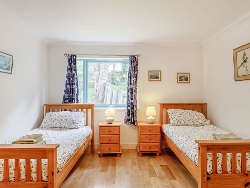 Twin bedroom | Ptarmigan Cottage - Alba Cottages, Boat of Garten