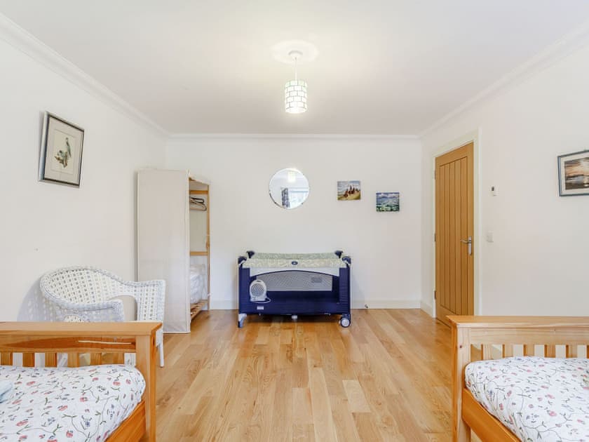 Twin bedroom | Ptarmigan Cottage - Alba Cottages, Boat of Garten