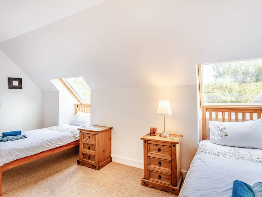 Twin bedroom | Osprey Cottage - Alba Cottages, Boat of Garten