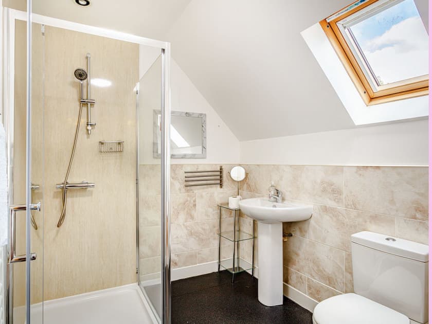 En-suite | Osprey Cottage - Alba Cottages, Boat of Garten