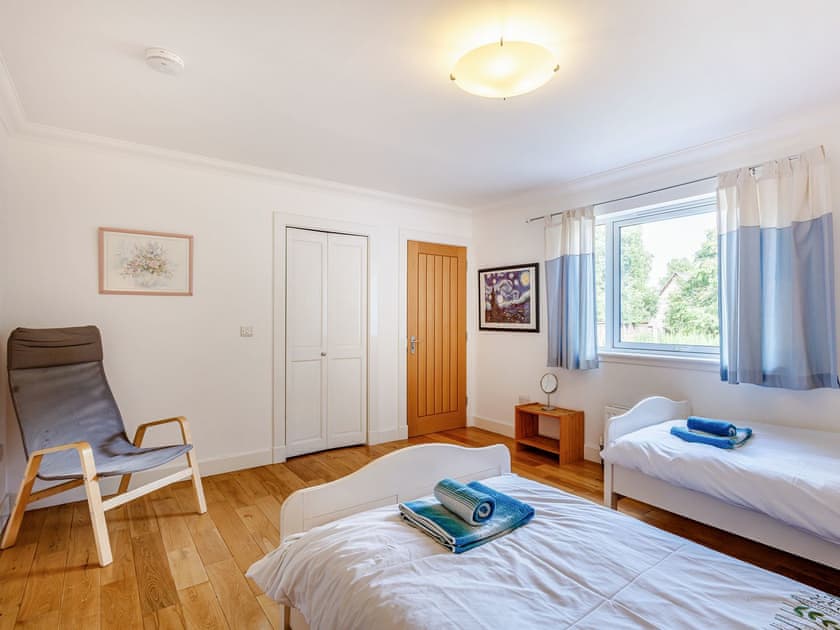 Twin bedroom | Osprey Cottage - Alba Cottages, Boat of Garten