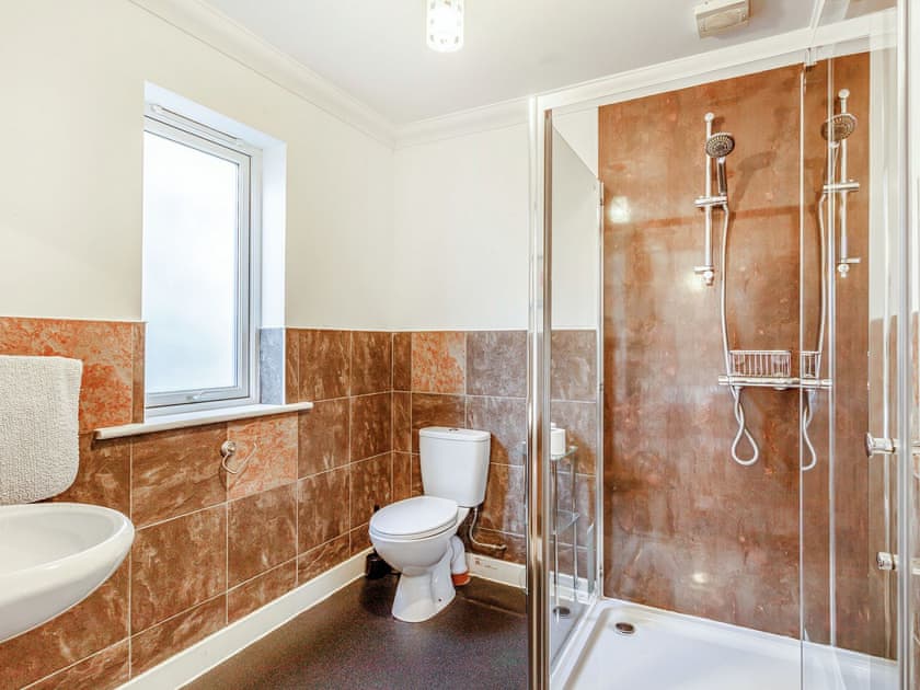 En-suite | Osprey Cottage - Alba Cottages, Boat of Garten