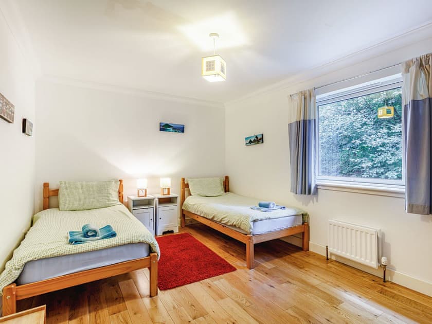 Twin bedroom | Osprey Cottage - Alba Cottages, Boat of Garten