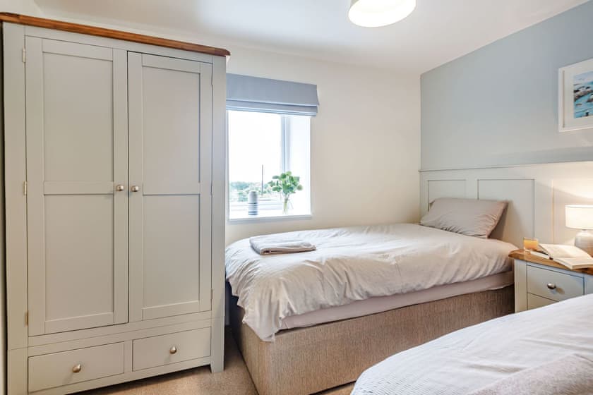 Twin bedroom | Seaside Cottage - Bron y Wendon Holiday Park, Llanddulas, near Llandudno