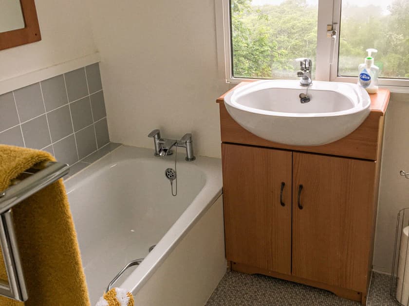 Bathroom | Siskin Lodge - Lunga Estate Lodges, Craobh Haven