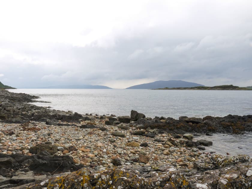 Surrounding area | Siskin Lodge - Lunga Estate Lodges, Craobh Haven