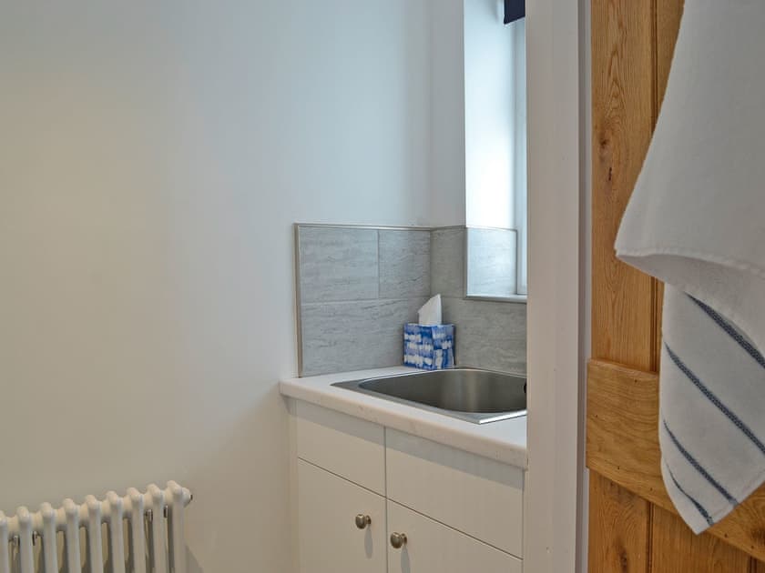 Separate toilet | 1 Beacon Cottage, Beacon Cottage
