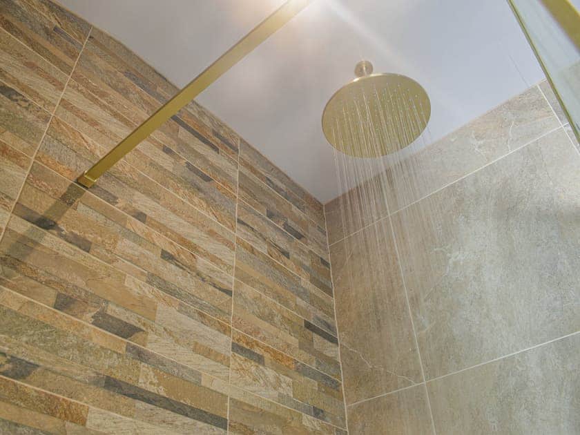 Wet room | Bumblebee Cottage - Ballavolley Cottages, Ballaugh