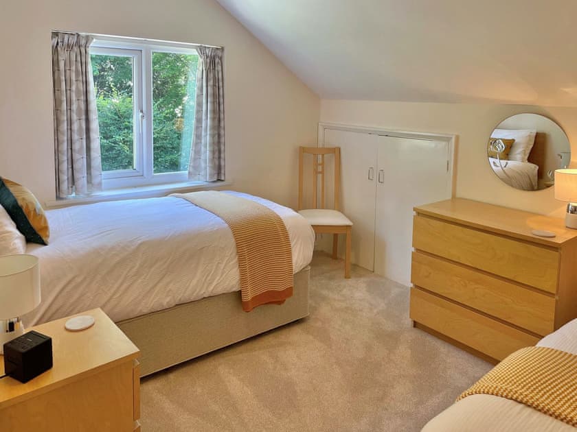 Cosy twin bedroom | Sheilings, Loughrigg, near Ambleside