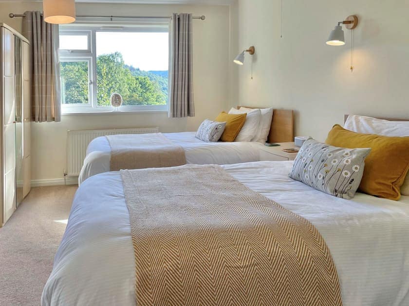 Comfortable twin bedroom | Sheilings, Loughrigg, near Ambleside