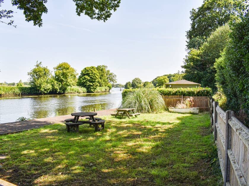 Surrounding area | Holly Lodge, Bramerton