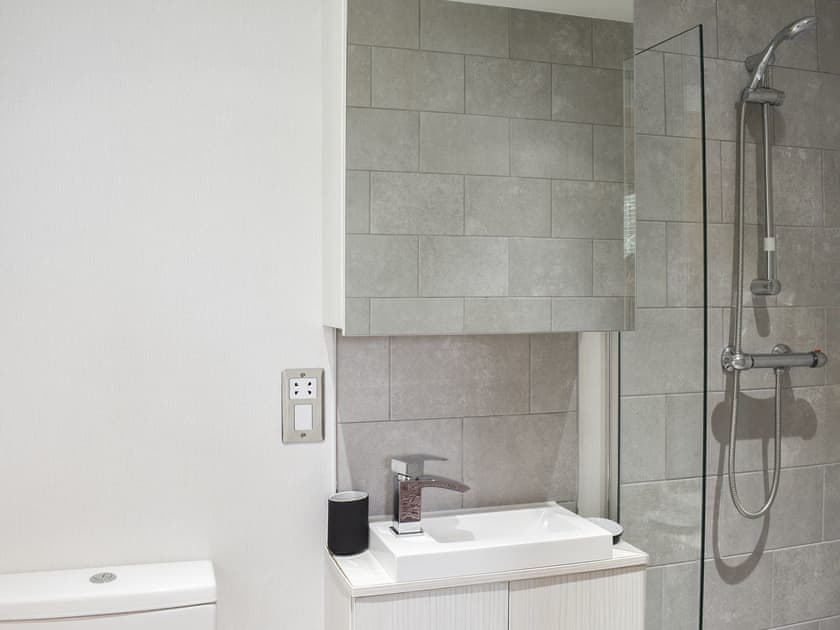 En-suite | Gorstage Meadows, Gorstage