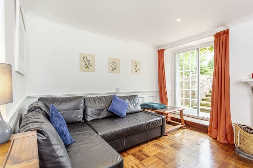 Living room/dining room | The Garden Flat Ardullie - Ardullie Holidays, Dingwall