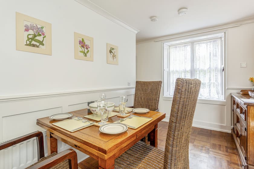 Living room/dining room | The Garden Flat Ardullie - Ardullie Holidays, Dingwall