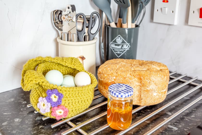 Kitchen | The Garden Flat Ardullie - Ardullie Holidays, Dingwall