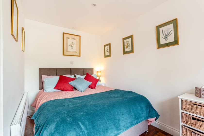 Double bedroom | The Garden Flat Ardullie - Ardullie Holidays, Dingwall