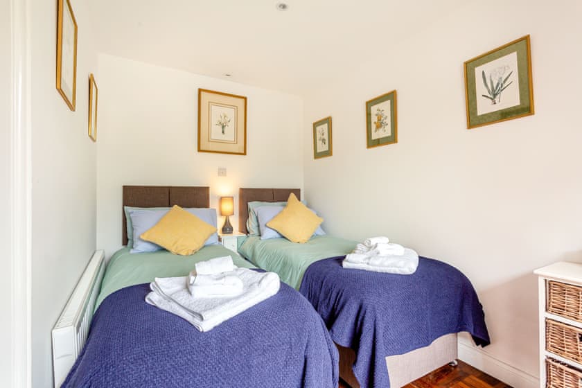 Twin bedroom | The Garden Flat Ardullie - Ardullie Holidays, Dingwall