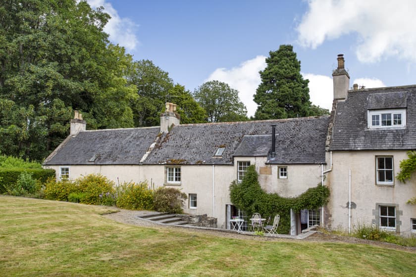 Garden and grounds | The Garden Flat Ardullie - Ardullie Holidays, Dingwall