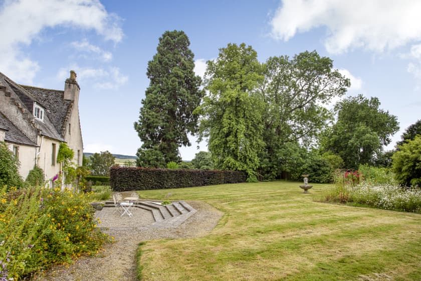 Garden and grounds | The Garden Flat Ardullie - Ardullie Holidays, Dingwall