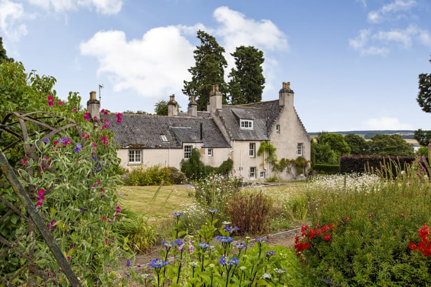 Garden and grounds | The Garden Flat Ardullie - Ardullie Holidays, Dingwall