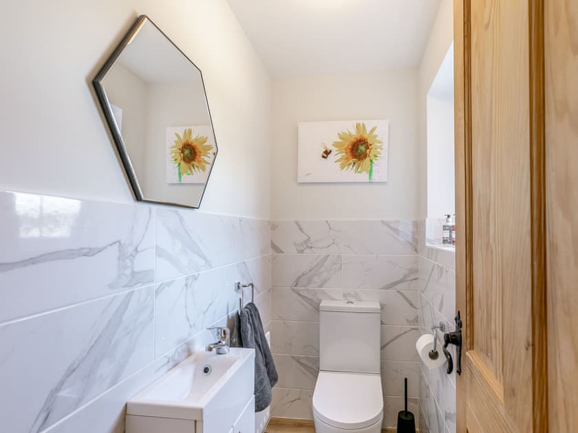 Ground floor cloakroom  | The Hemmels, Brinkhill