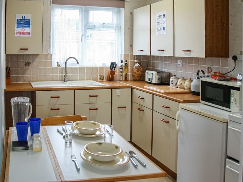 Kitchen/diner | Bermuda Retreat, Hemsby, near Winterton-on-Sea