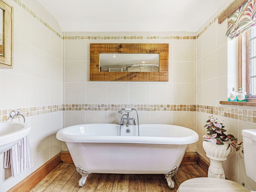 Bathroom | Brooklands, St Columb Major