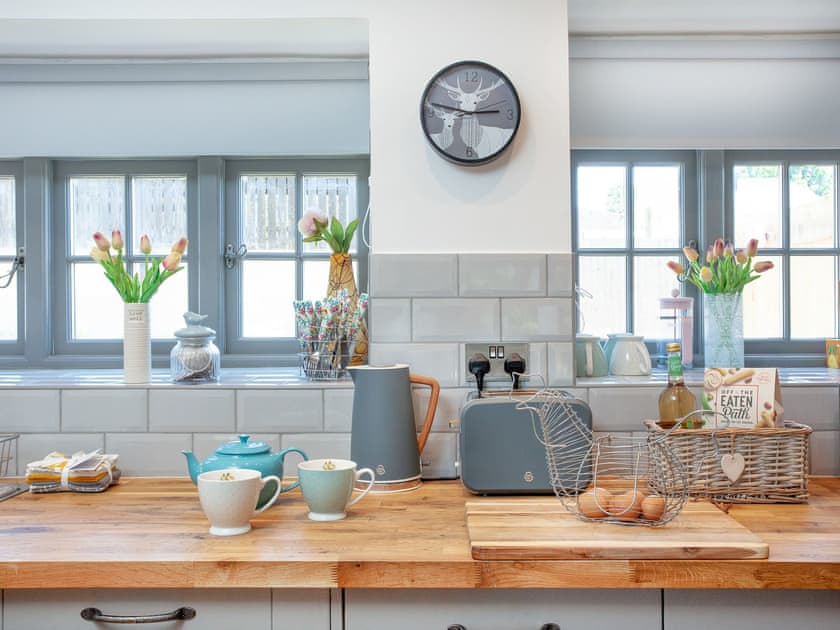 Kitchen | Piglet Cottage - Old Highwood, Dunkeswell